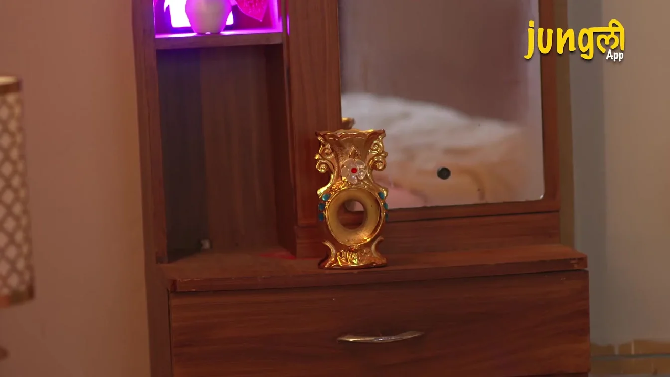 Naughty Landlord S01 E04-05 Junglee